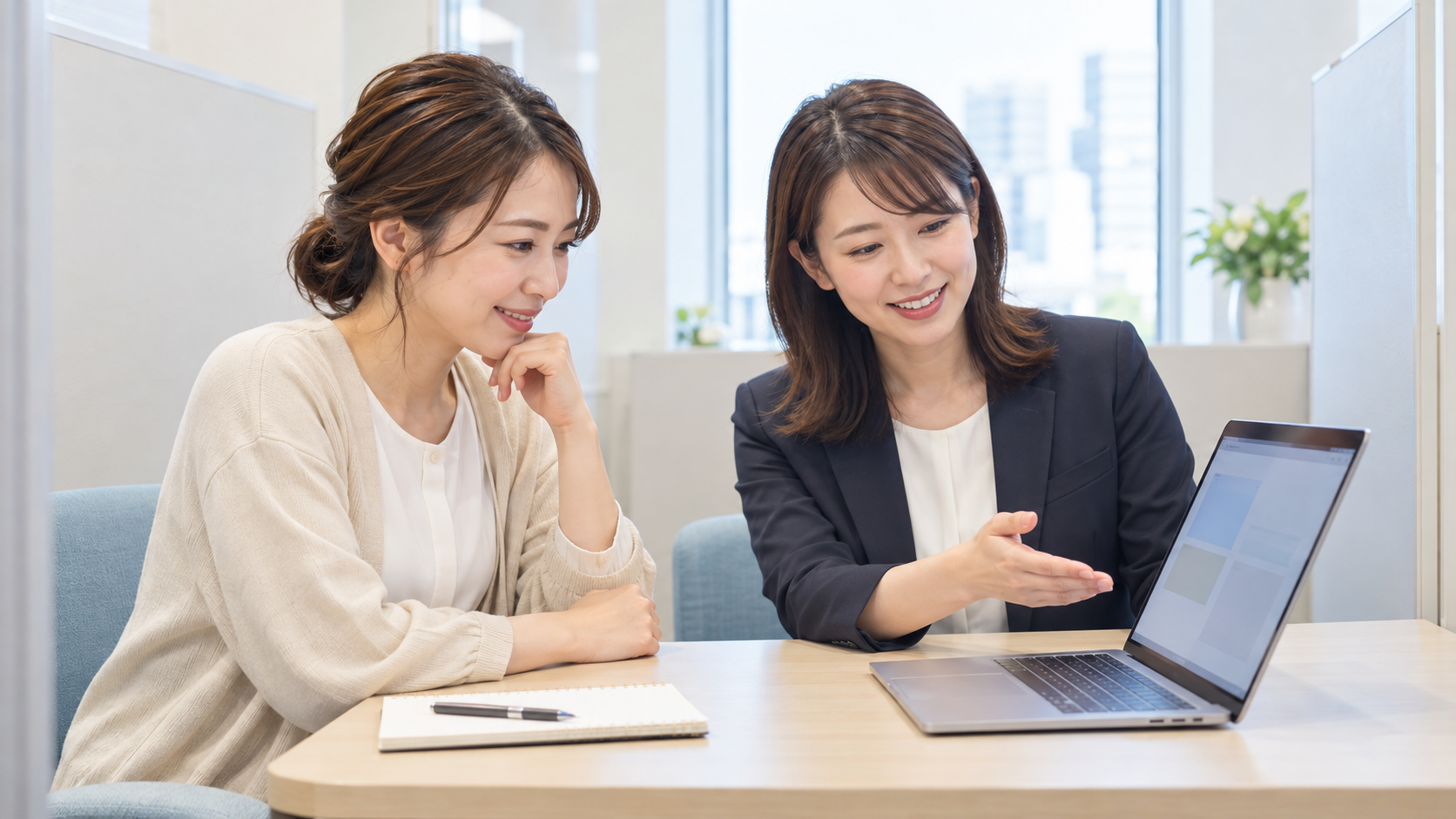 次の職場を探す看護師が転職サービスの担当者と面談している実写風画像